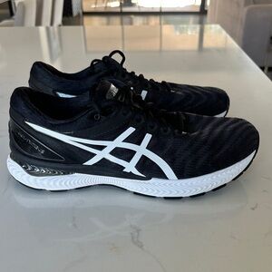Men’s Asics Gel-Nimbus 22 Black and White Athletic Sneakers